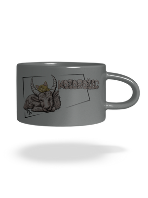 Mačací horoskop: Kozorožec hrnček makronka Grey Macaron