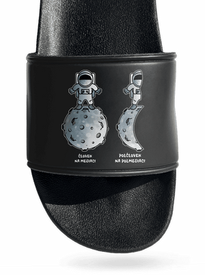 Polčlovek na polmesiaci šľapky Black