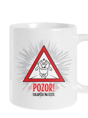 Chlapček na ceste klasický hrnček White