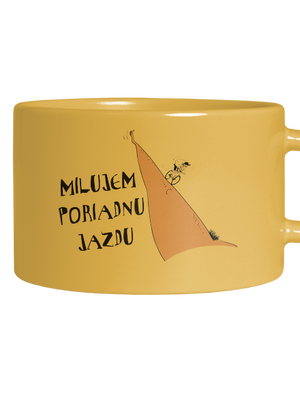 Milujem jazdu hrnček makronka Yellow Macaron