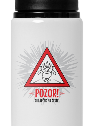 Chlapček na ceste flaša na vodu White