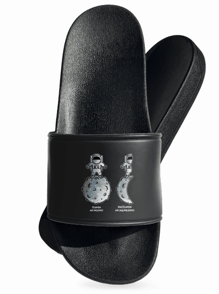 Polčlovek na polmesiaci šľapky Black