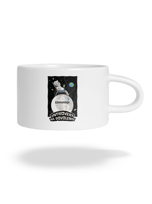 Introvert na dovolenke hrnček makronka White