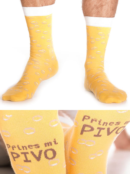 Přines pivo žlté ponožky