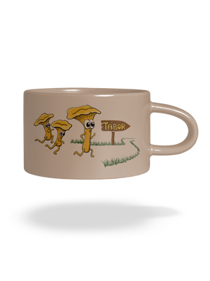 Beží líšky k táboru hrnček makronka Brown Macaron