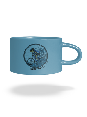 Cyklistický horoskop: Vodnár hrnček makronka Blue Macaron