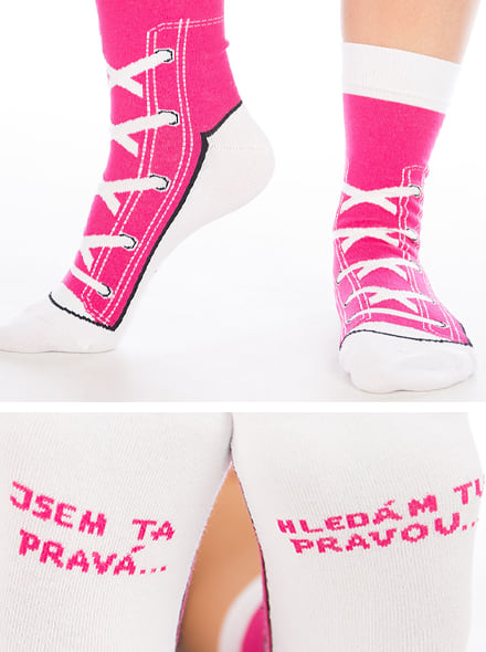 Hledám tu pravou fuchsiové ponožky