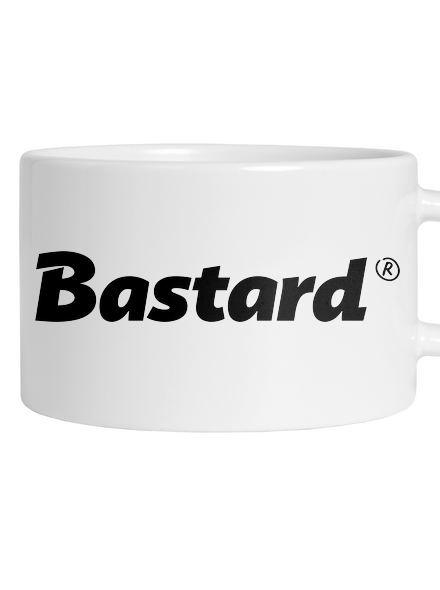 Bastard v logu hrnček makronka White